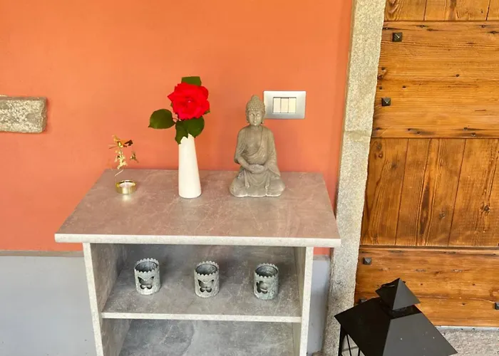 Casa Del Sole, Di Monate * Travedona