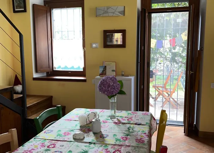 別荘 Casa Del Sole, Di Monate *