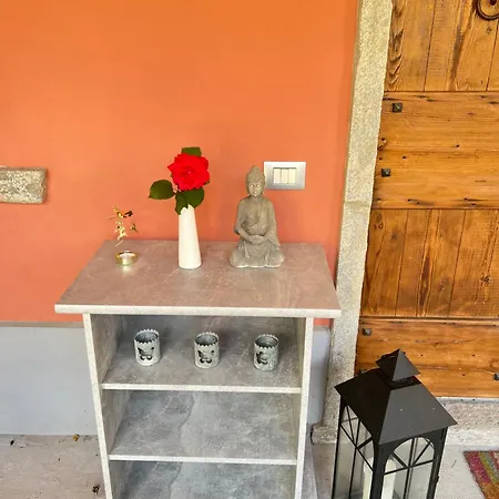 Casa Del Sole, Di Monate * Travedona